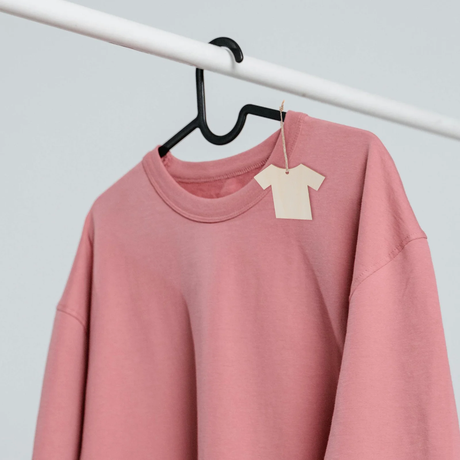 20Pcs Wooden T Shirt Cutout Tags Blank DIY Labels for Clothing Retail Display Wedding Party Craft Clothing Labels