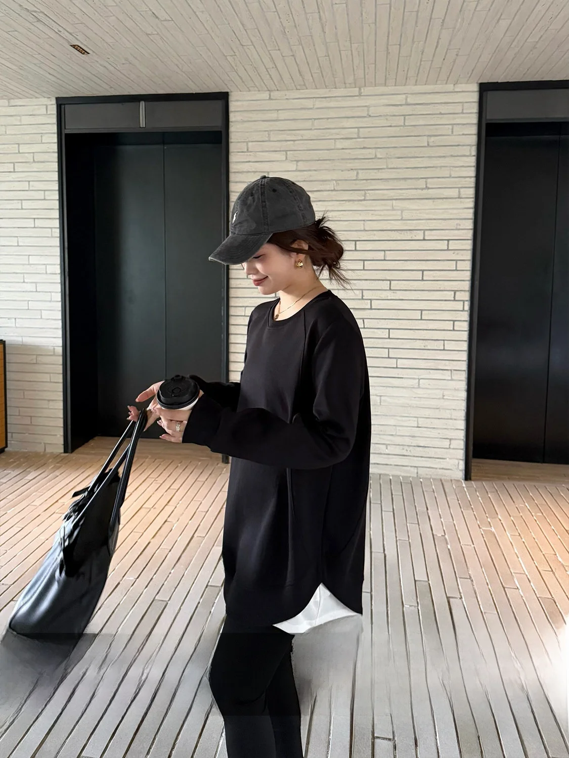 

Женская повседневная толстовка больших размеров с эффектом двухслойности, простой стройнящий дизайн, удобный хлопковый трикотаж, длинный рукав, круглый вырез