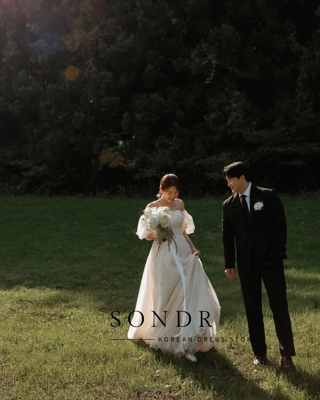 Sondr قبالة الكتف الحرير الأورجانزا فساتين الزفاف الكورية في الهواء الطلق صورة تبادل لاطلاق النار فساتين الزفاف المفاجئة ثوب مخصص
