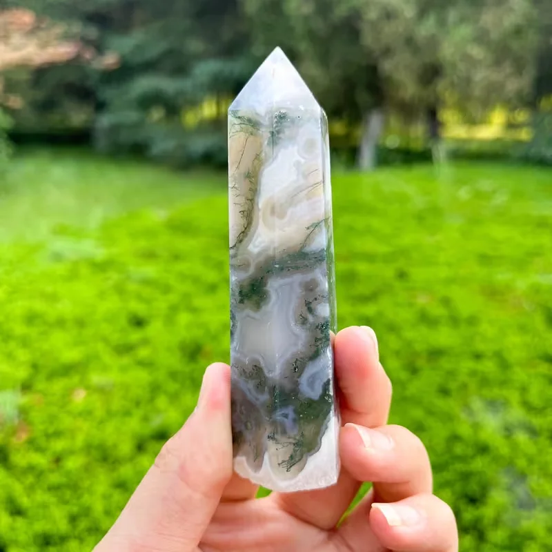 

A natural high-quality water grass agate pillar is a leisure crystal used for home and office decoration, and is the best choice
