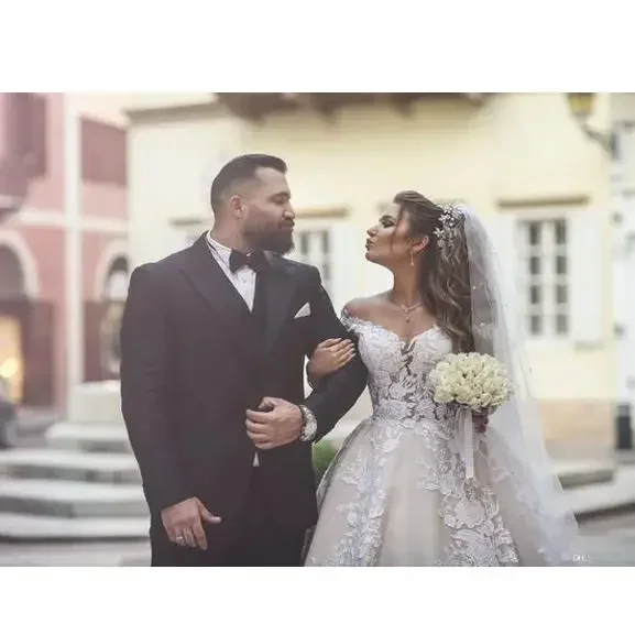 Customized Modest Plus Size Customized Bridal Off The Shoulder Lace Up Back Long Formal Ball Gown Wedding Dresses