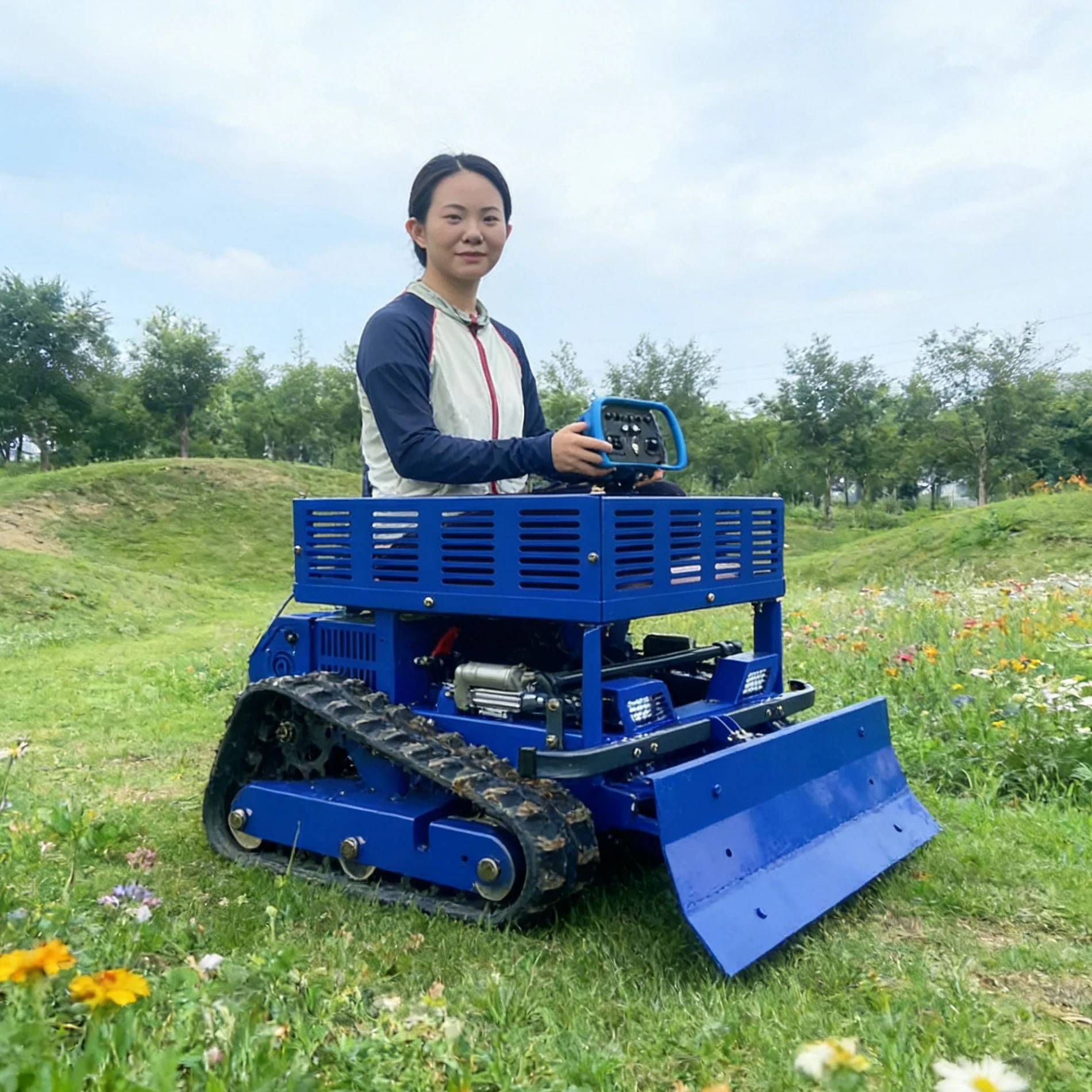 

Customized industrial grade storage rack lawn mowers for sale, remote control cordless power lawn mower for garden farms