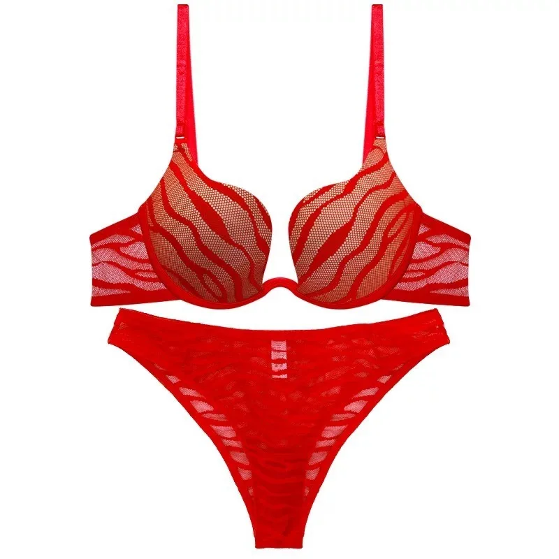 

European Sexy Underwear U-shaped Smooth Striped Small Breasts Show Big Gathering Underwear Close Sub-breasts Large Size Bra New