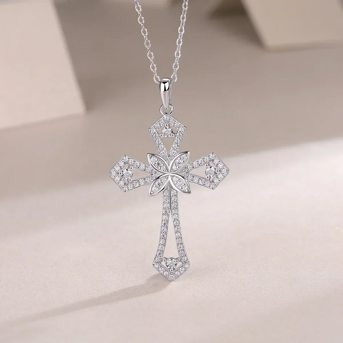 

0.6CT D Color Moissanite Cross Pendant Necklaces For Women GRA Certified S925 Silver Lab Diamond Neck Chain Jewelry Gifts