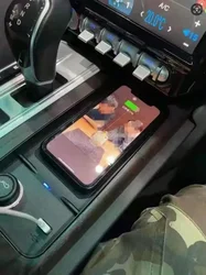The latest For Maserati Ghibli 2013-2019 Car center console phone charger fast wireless charger charging plate charging holder