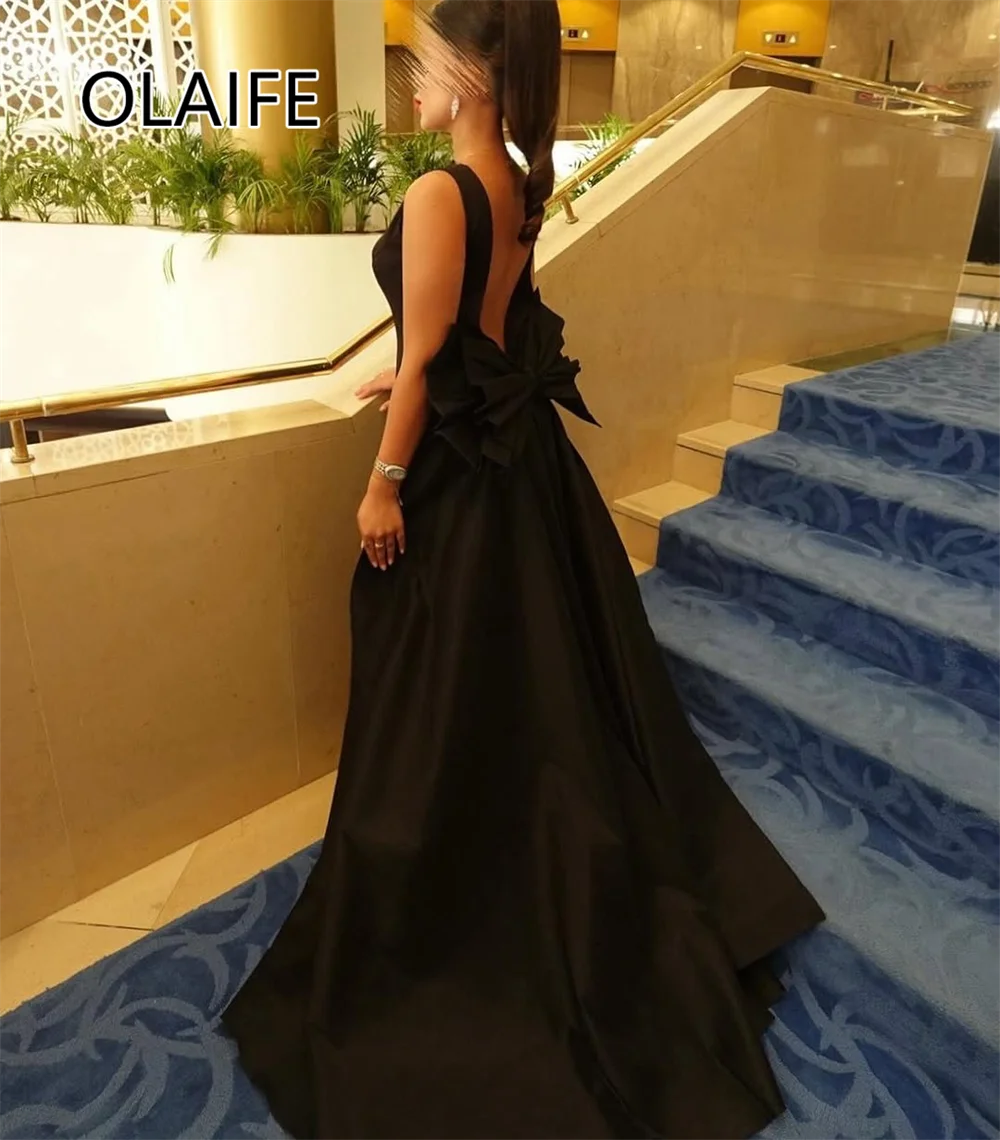 Atemberaubendes Damen-Abendkleid mit U-Ausschnitt, ärmellos, formelles Etuikleid, rückenfrei, Schleife, Abschlussball, Saudi-Kleid mit individuell gestaltetem Sweep-Gericht