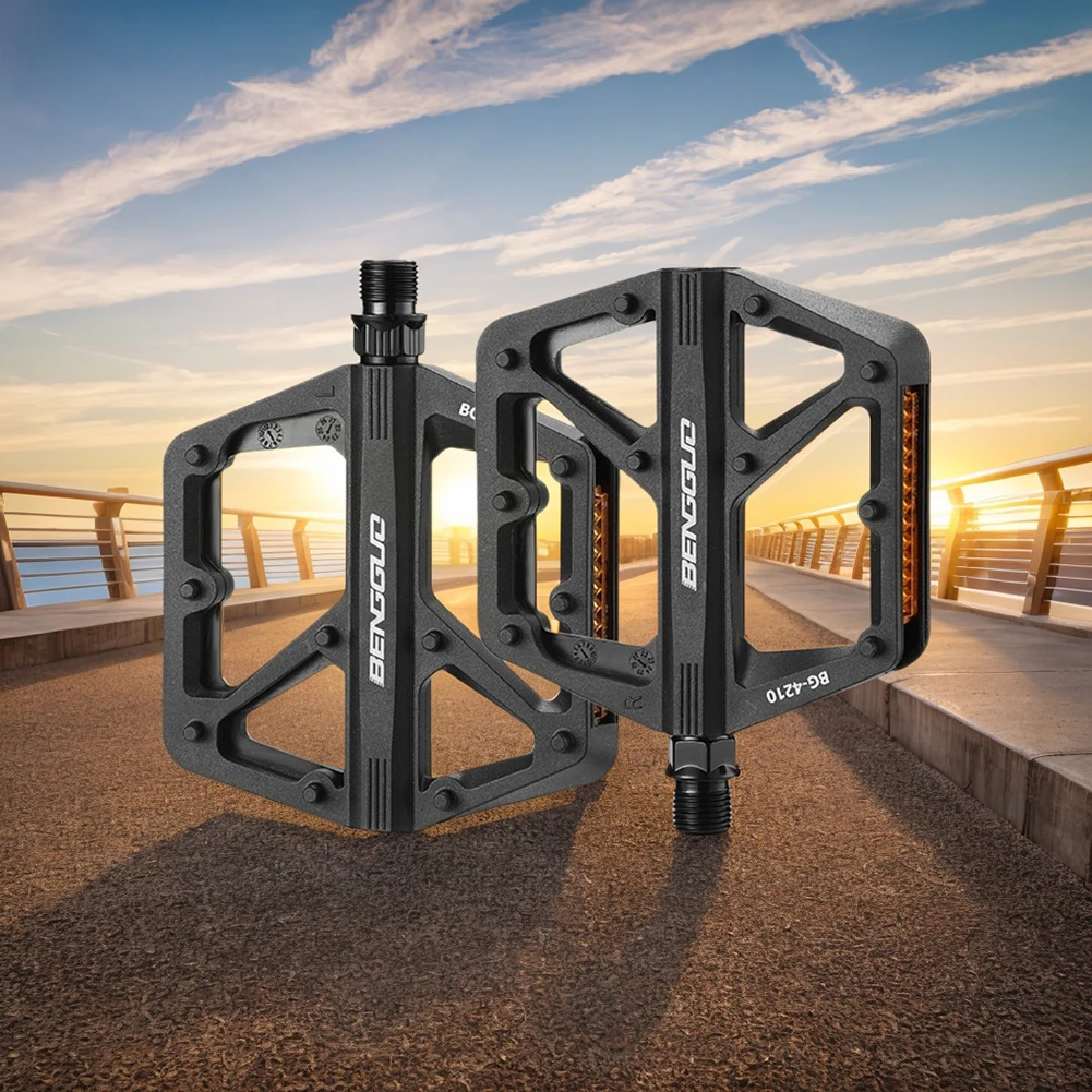 Double DU Bearing Nylon Bicycle Pedals with Reflector Ultralight Bike Pedals Anti-Slip Cycling Safety Pedals Bike Accessories