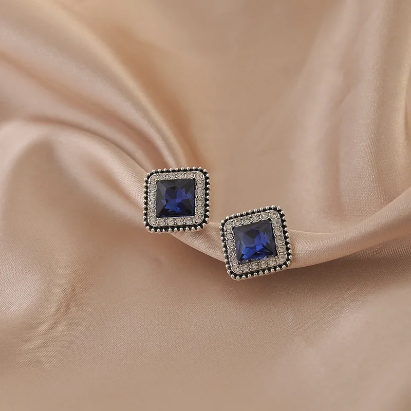 Blue Square Stud Earrings for Women Rhinestone Side Rhombus Small Earrings Korean Fashion Girls Ear Jewelry Party Gifts