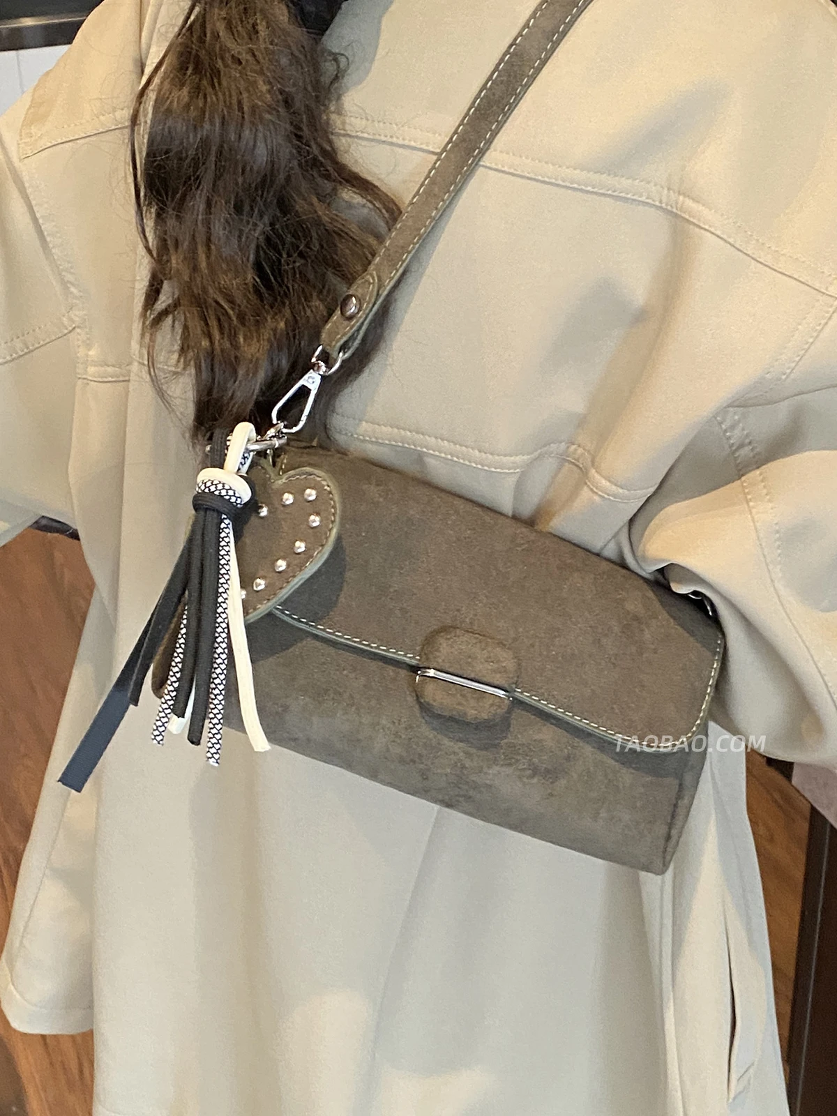 

Retro Suede Small Bag for Women New Commute Versatile Crossbody Bags Single Shoulder Underarm Pouch Square Handbags with Pendant