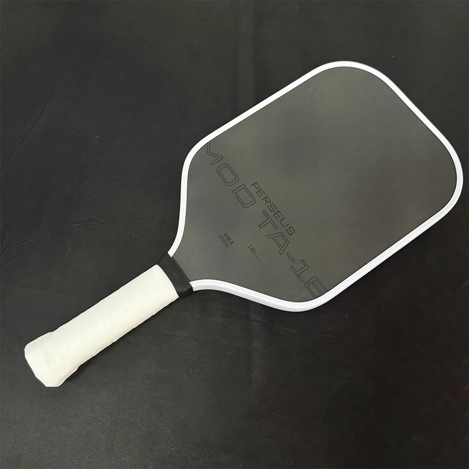 

Совершенно новая лопатка для пиклбола из углеродного волокна T700, одобренная USAPA Pickleball с сердечником ведущего 16 мм для развлечений