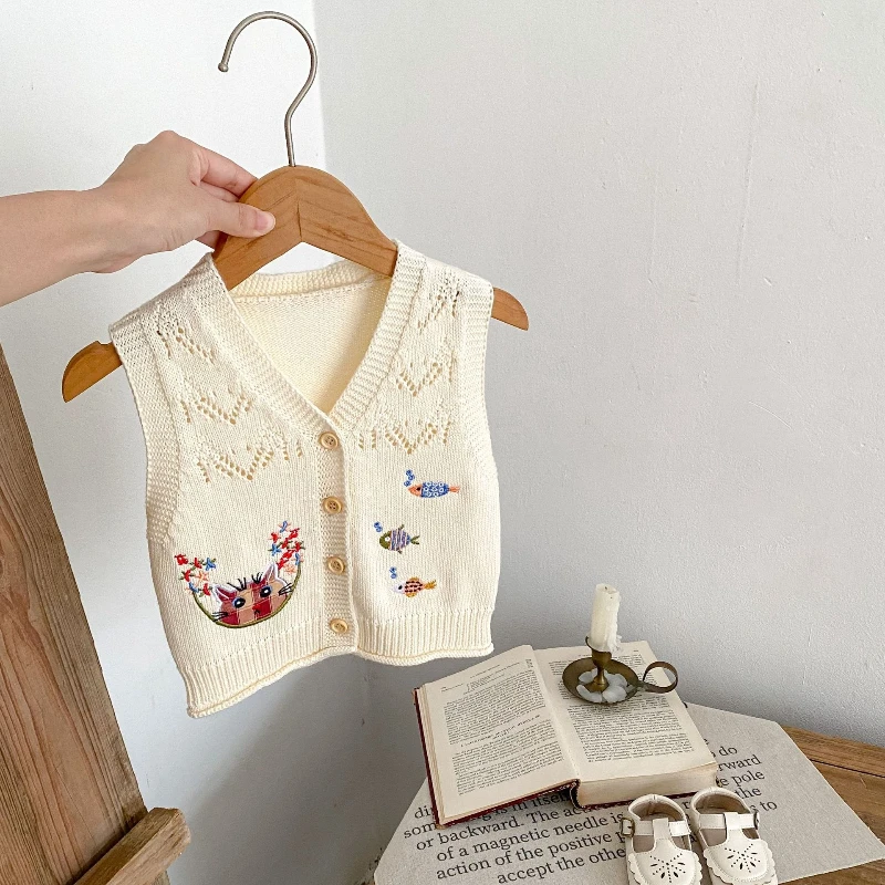 

2025 Girls' Autumn Dress Cotton Yarn V-neck Cat Embroidered Cute Knitted Vest
