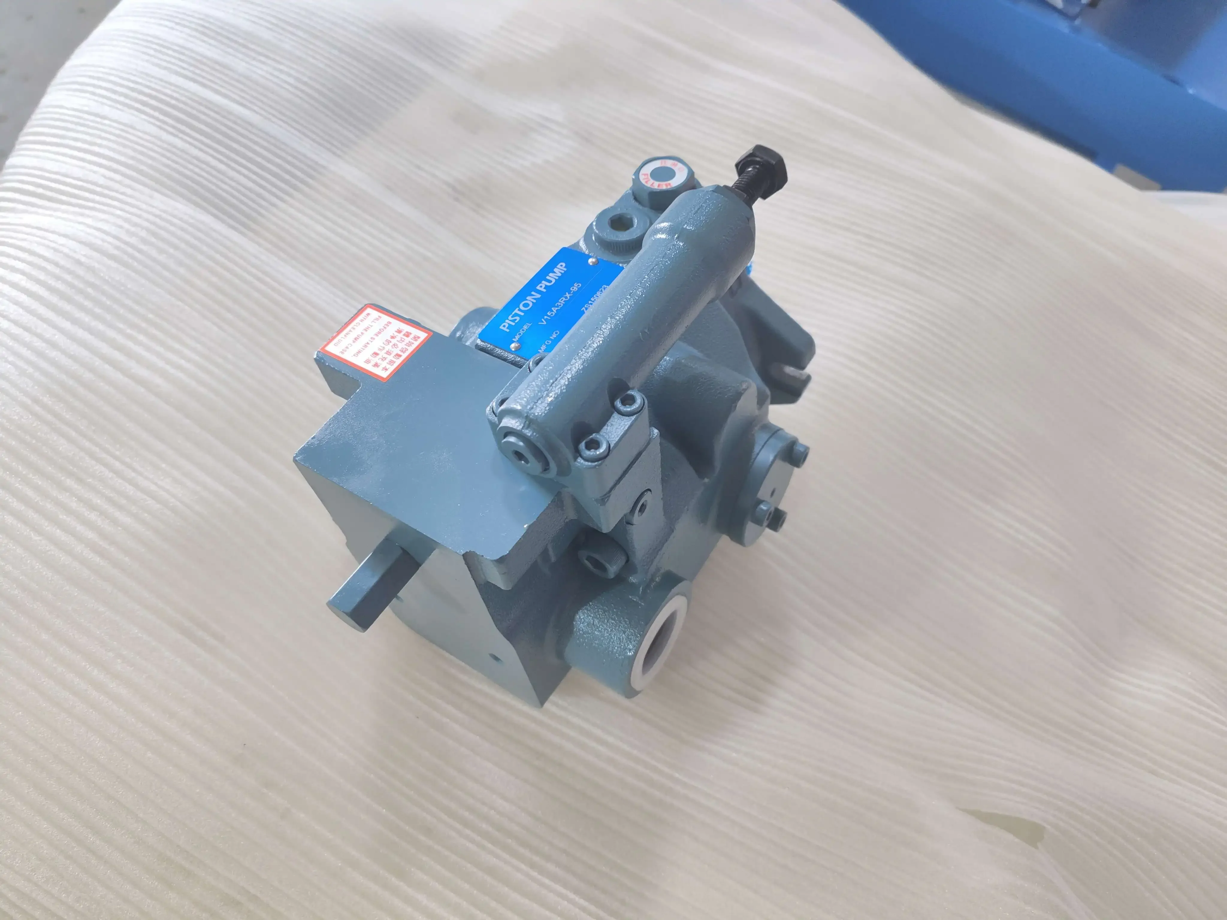 2026 V8 Piston Pump Special Edition V8A1RX-2S12 V8A1RX-20S8 V15D12RAX-95 V15A1RY-95S39 Hydraulic Piston Pump