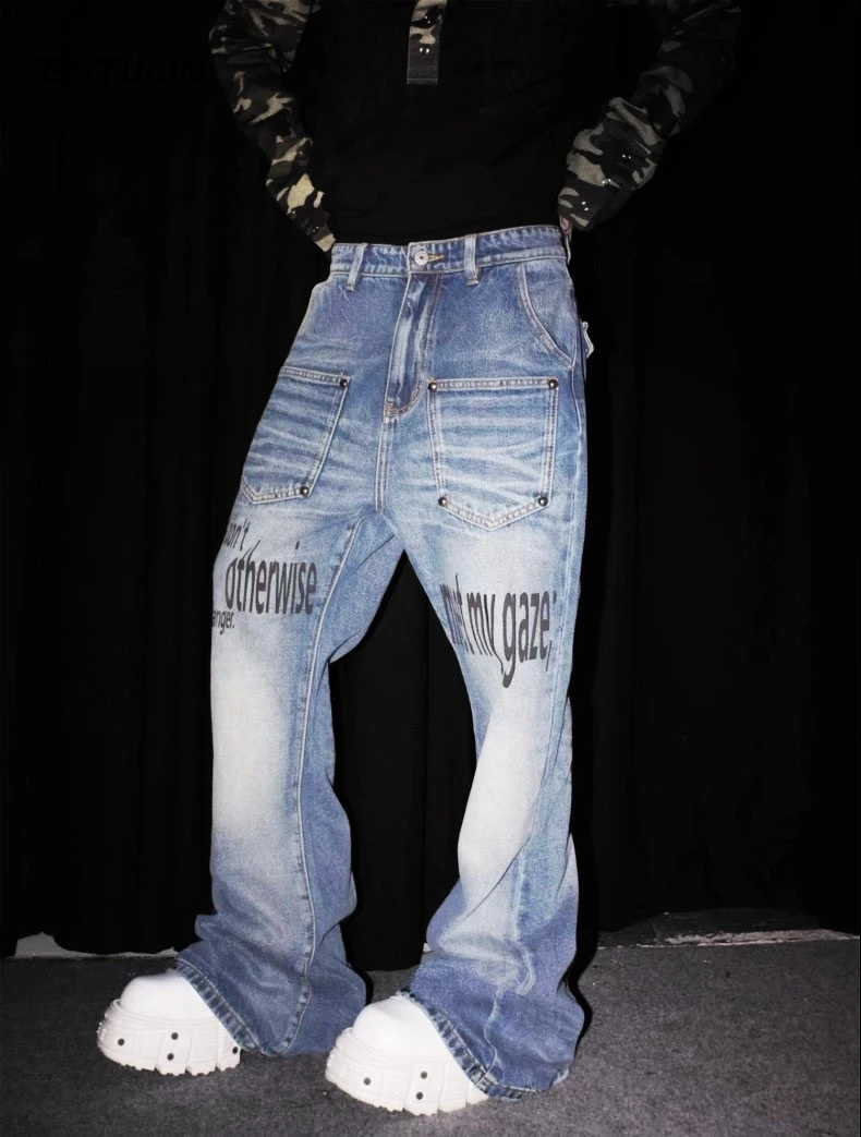 2026 Men Washed Blue Denim Jeans Rivet Front Pocket Design Letter Print Y2K Wideleg Baggy Grunge Gothic Hip Hop Streetwear Jean