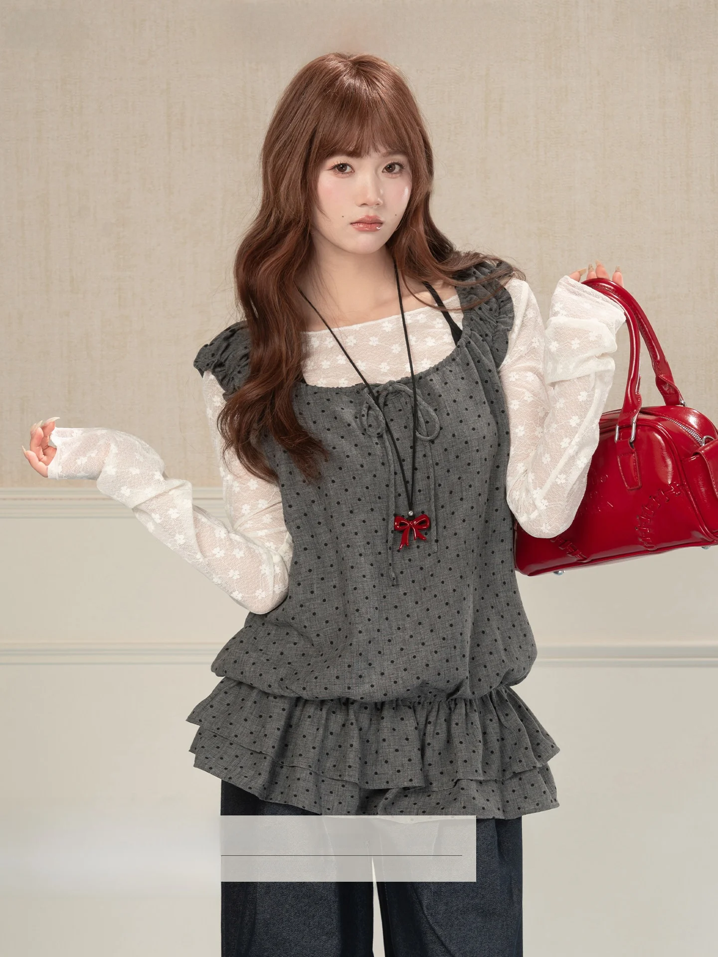 

Женская футболка Heynew Polka Dot Bloomer T-shirt: Свободный крой, универсальный дизайн, многослойный эффект, красивый многослойный топ, повседневный стиль