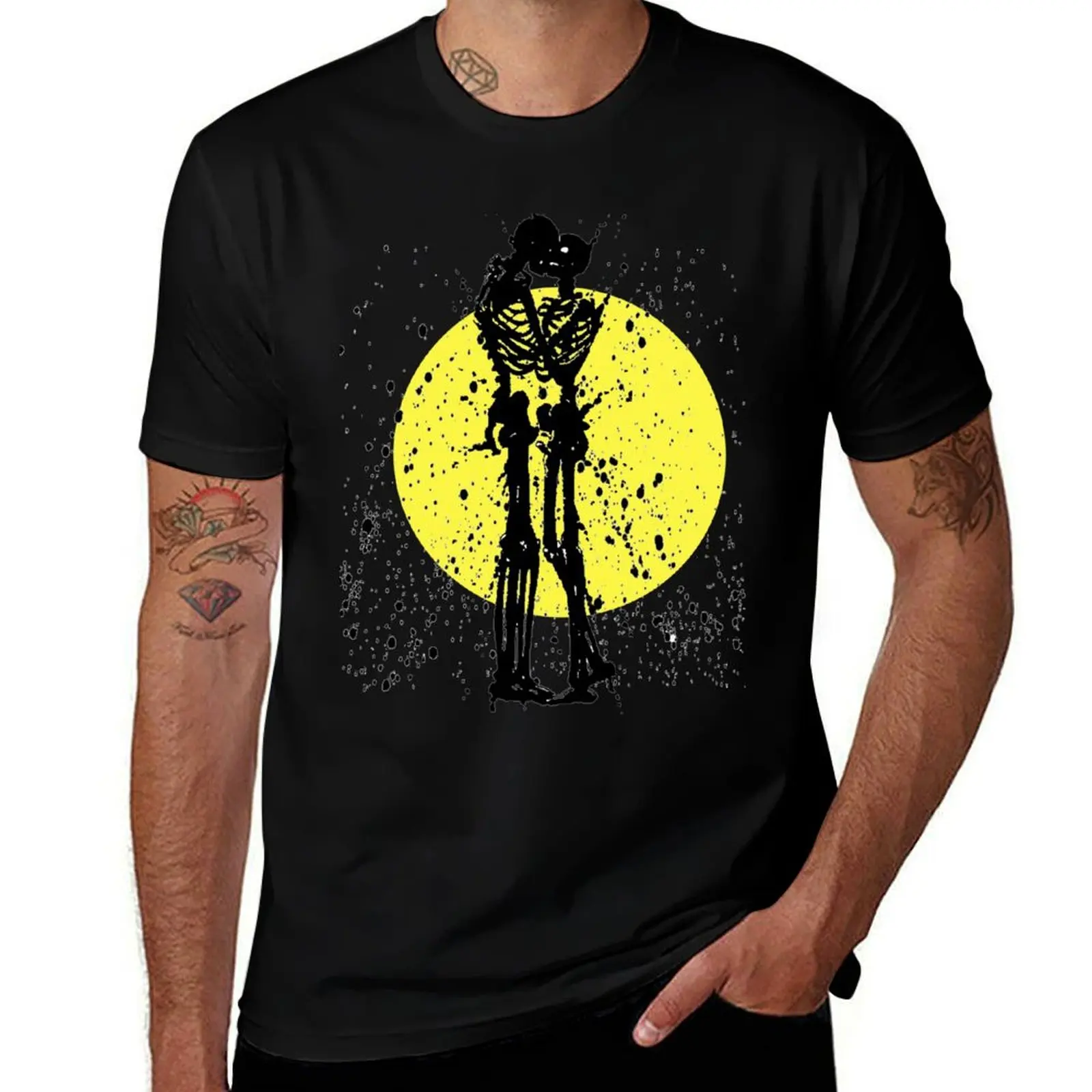 

SKELETON KISS T-Shirt cotton t shirts high quality t shirts with prints t shirts for man graphic funny T-Shirt