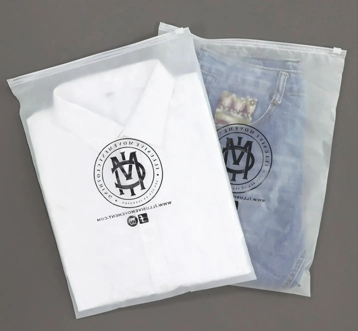 50 Stück matte transparente Reißverschlusstaschen für Hemdenverpackungen, Firmenproduktversandtaschen, mit individuellem Logodruck. – Detail 5