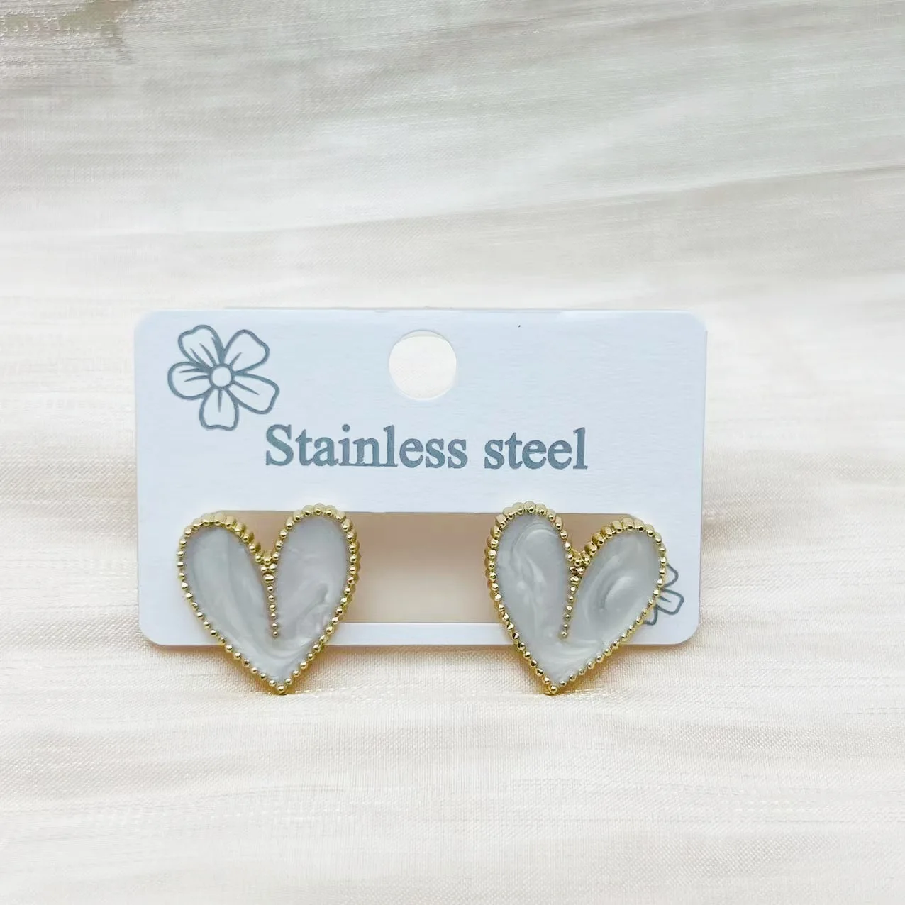 

Fashion Trendy Stud Earrings for Women, Colorful Oil Heart Design, Casual Asymmetrical Ear Jewelry, All Seasons Accessory