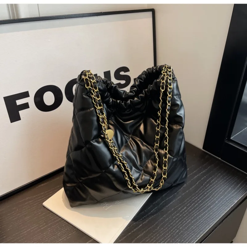 High End Fashion Small Fragrant Style Bag for Women 2024 New Diamond Grid Chain Armpit Large Capacity Commuting Shoulder Bag