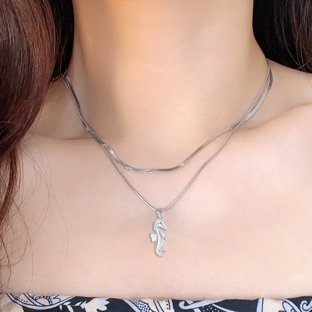 أسلوب بسيط للغاية للنساء من الفولاذ المقاوم للصدأ الفضي بطبقة مزدوجة وسلسلة ثعبان مسطحة على شكل محيط هدية مجوهرات نسائية عصرية