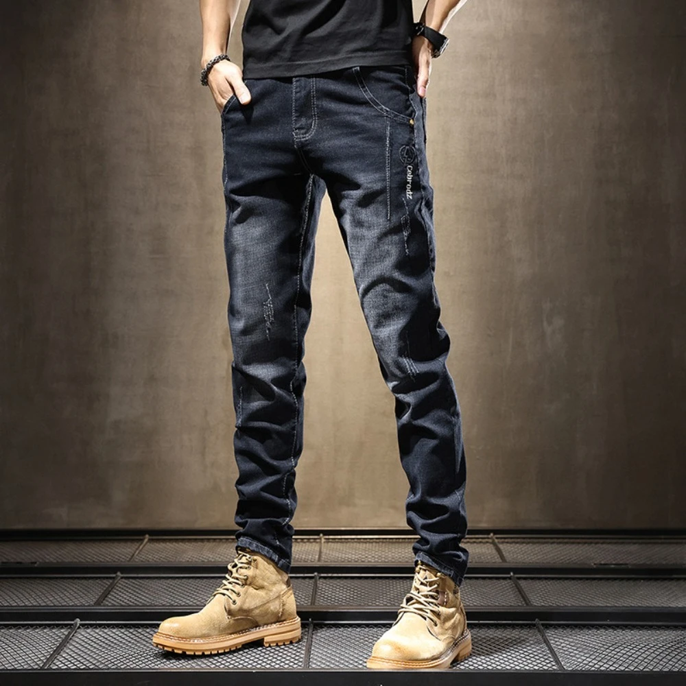 

Autumn/Winter New Arrival: Men's Black Straight-Leg Jeans from a Trendy Brand, Featuring Elastic Waist and Slim Fit Design