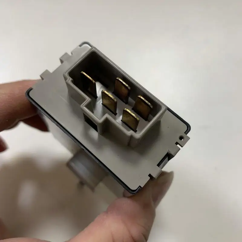 1-83470060-1 1834700601 066500-3722   flash relay 25.6V 85/min for Isuzu 10PE1 6WG1 6WF1 truck accessories