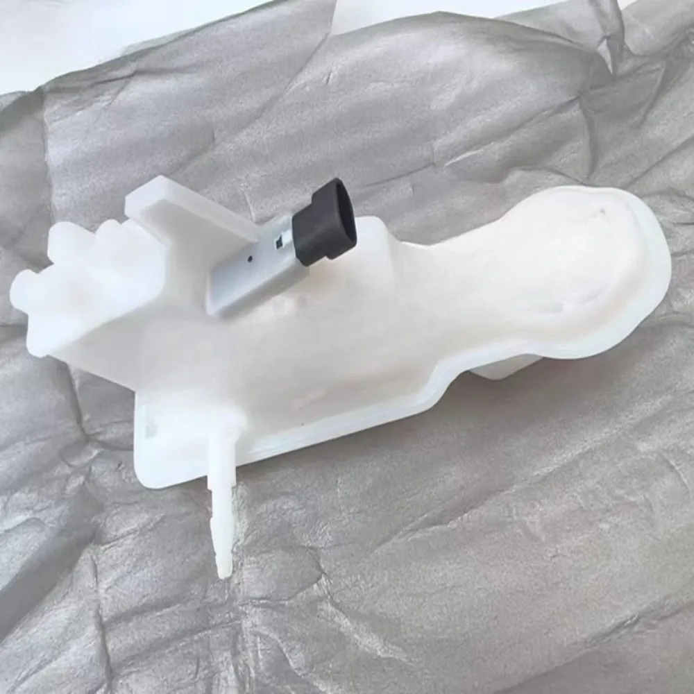 

For Buick Encore for Chevrolet Trax Brake Master Cylinder Reservoir Brake Fluid Reservoir Oil Cup Oil Level Sensor All New