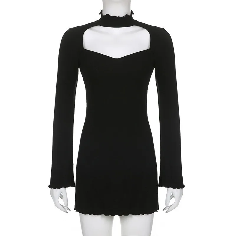 Oog - Focus vangen! Effen kleur jurk met hoge hals, uitlopende mouwen en uitsnijdingen, slanke pasvorm voor moderne coole stijl