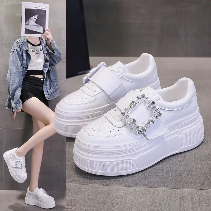 

Белые кроссовки с квадратными бриллиантами, женские осенние кроссовки 2023, новая повседневная спортивная обувь на платформе, кожаная вулканизированная обувь