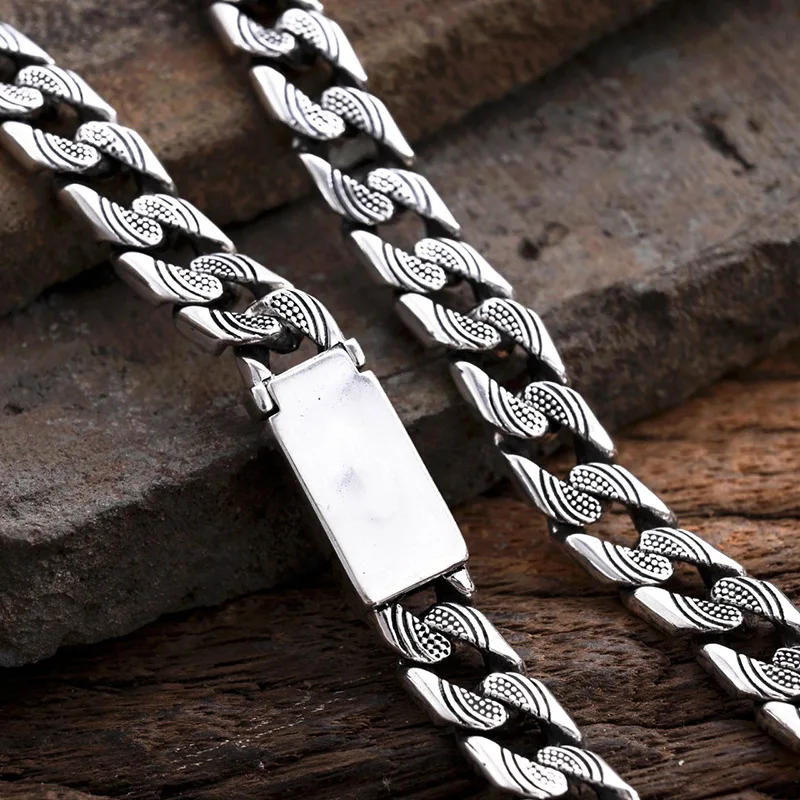 Silver colored necklace, new texture tiger head necklace, simple texture Cuban chain men's and women's jewelry