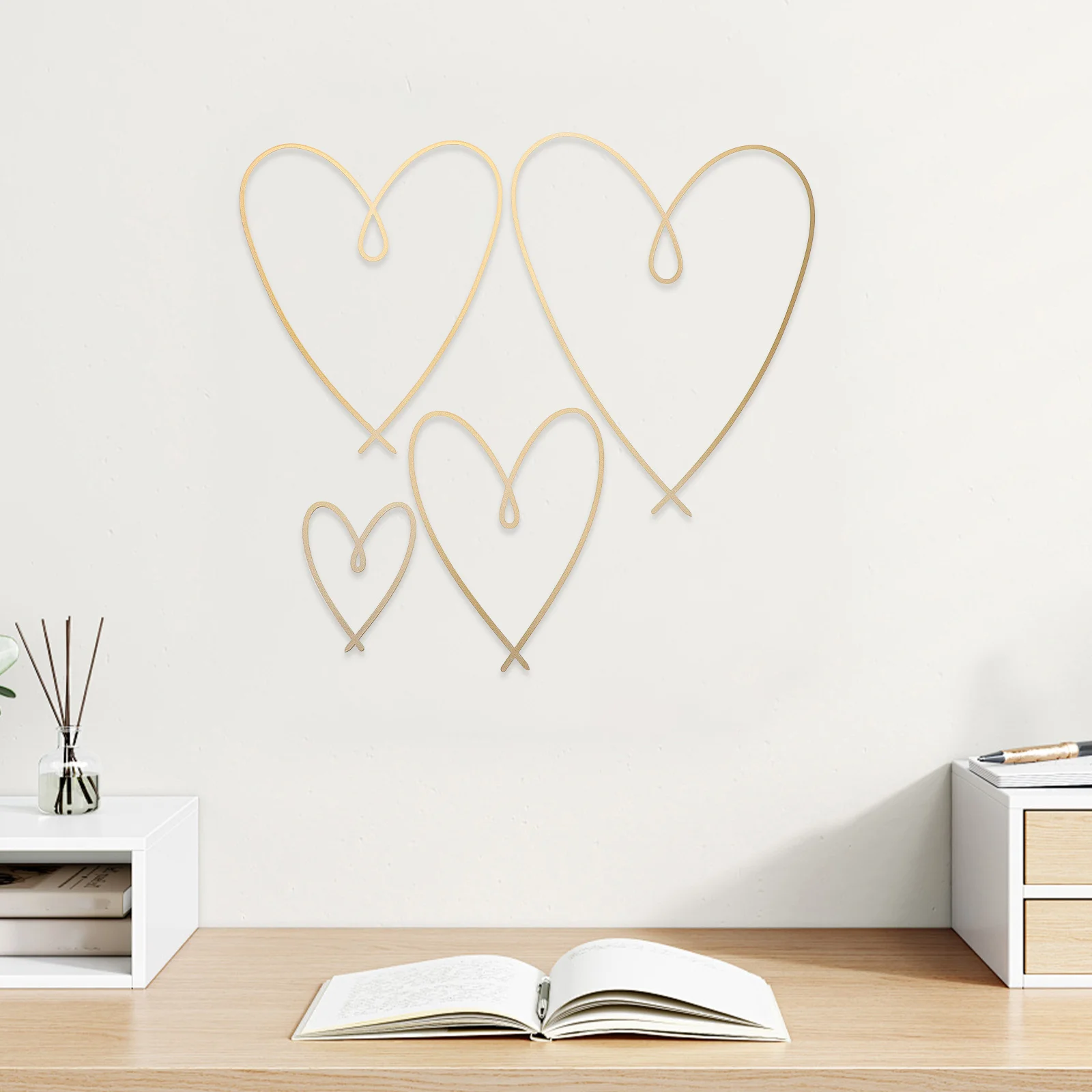 

4Pcs Metal Heart Wire Crafts Pendant Romantic Wall Hanging Decor Minimalist Iron Sculpture for Home Metal Sign Heart