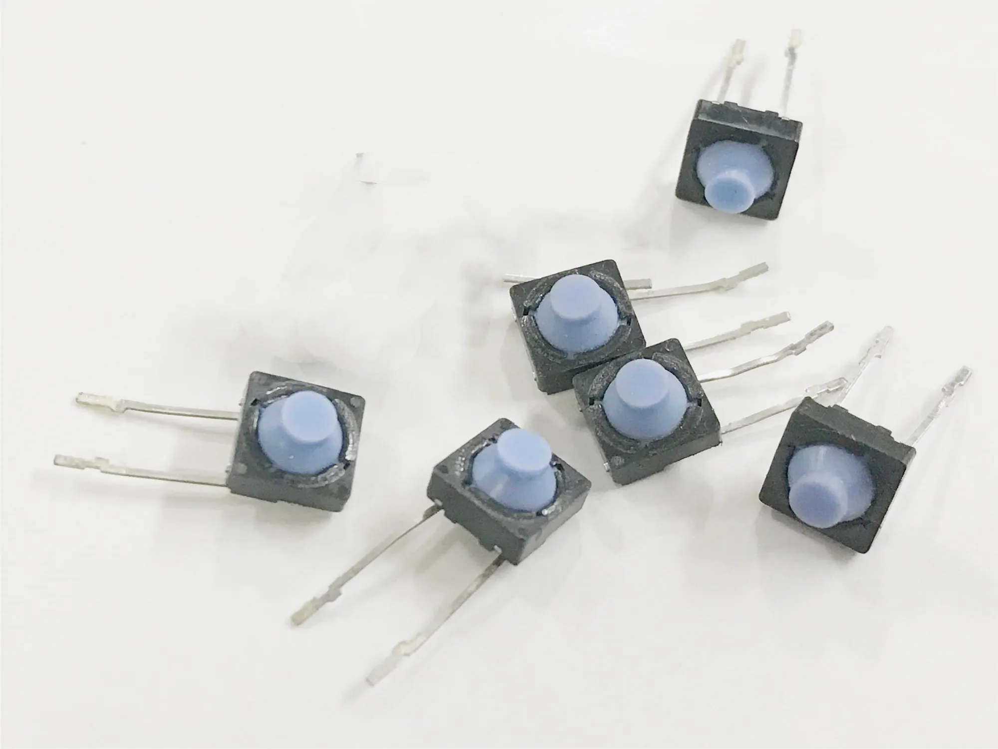 

7,8*7,8*5,5 Сенсорный ключевой переключатель с мягкой резиной SKPDACD010 Проводящий клейкий переключатель