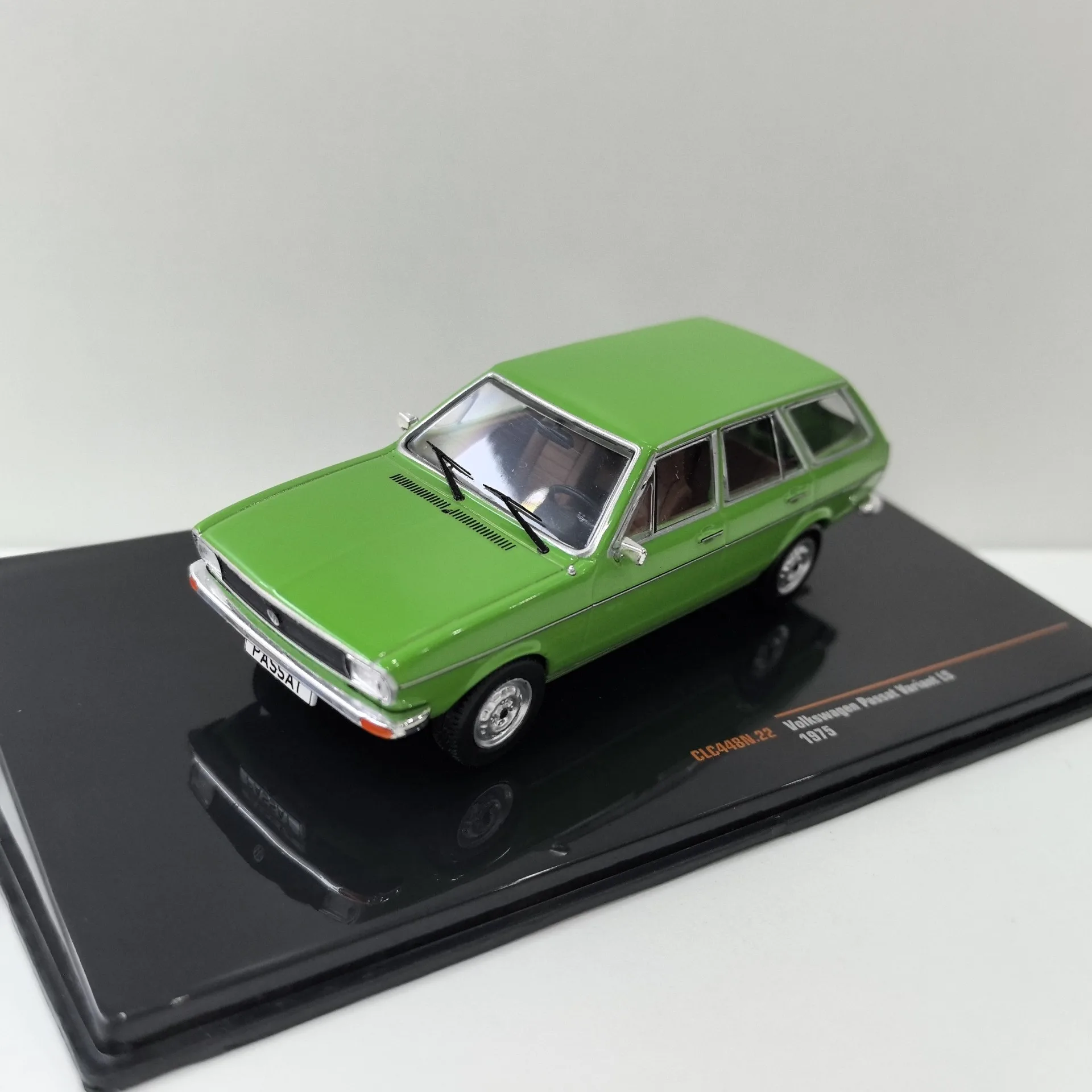 

Литой под давлением IXO масштаб 1/34, VW Passat Varant LS 1975, модель автомобиля из сплава, Коллекционная игрушка, подарок, сувенир, украшение для дисплея