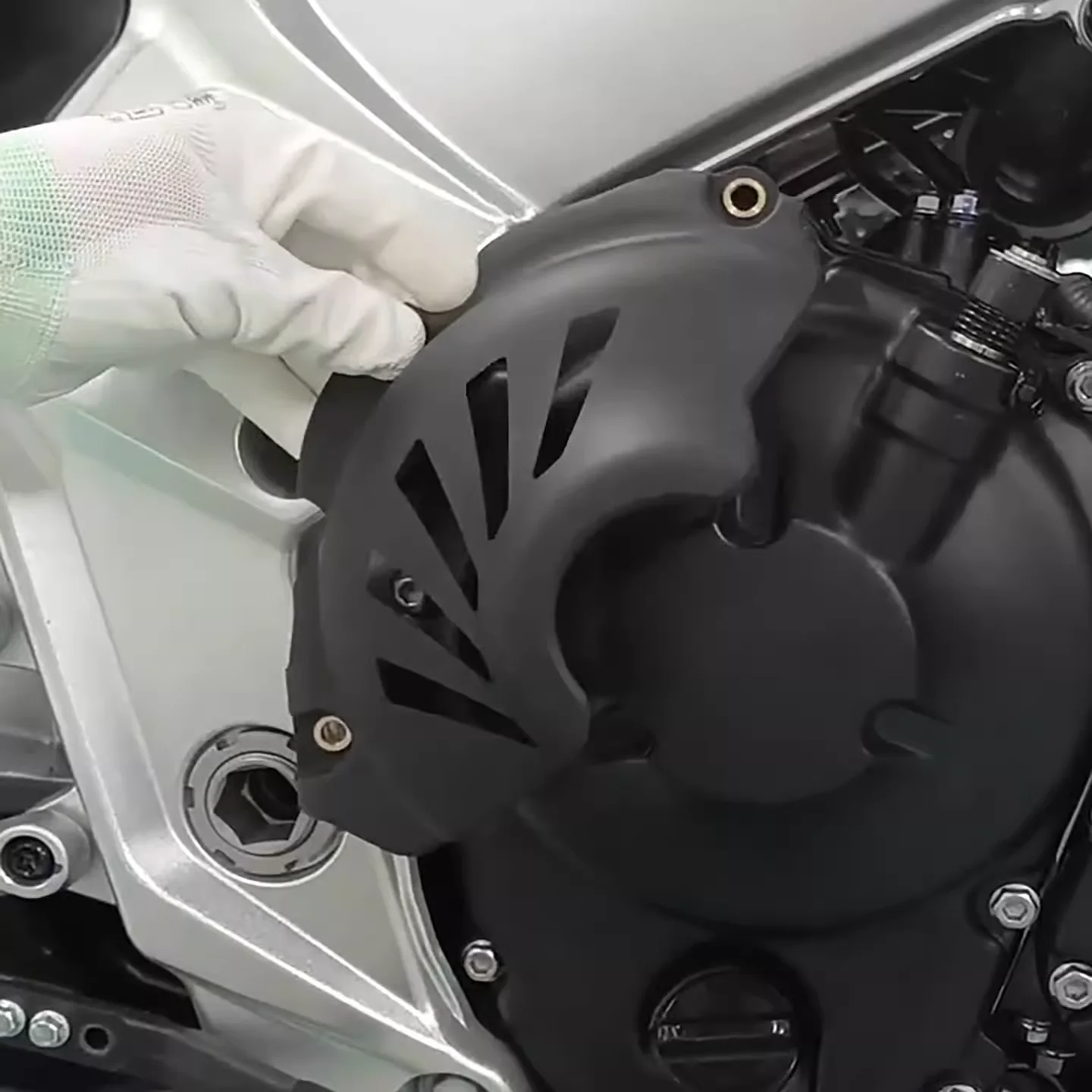 For ZONTES 703RR/R modification clutch right rear cover heat shield right crankcase body clutch outer cover decoration