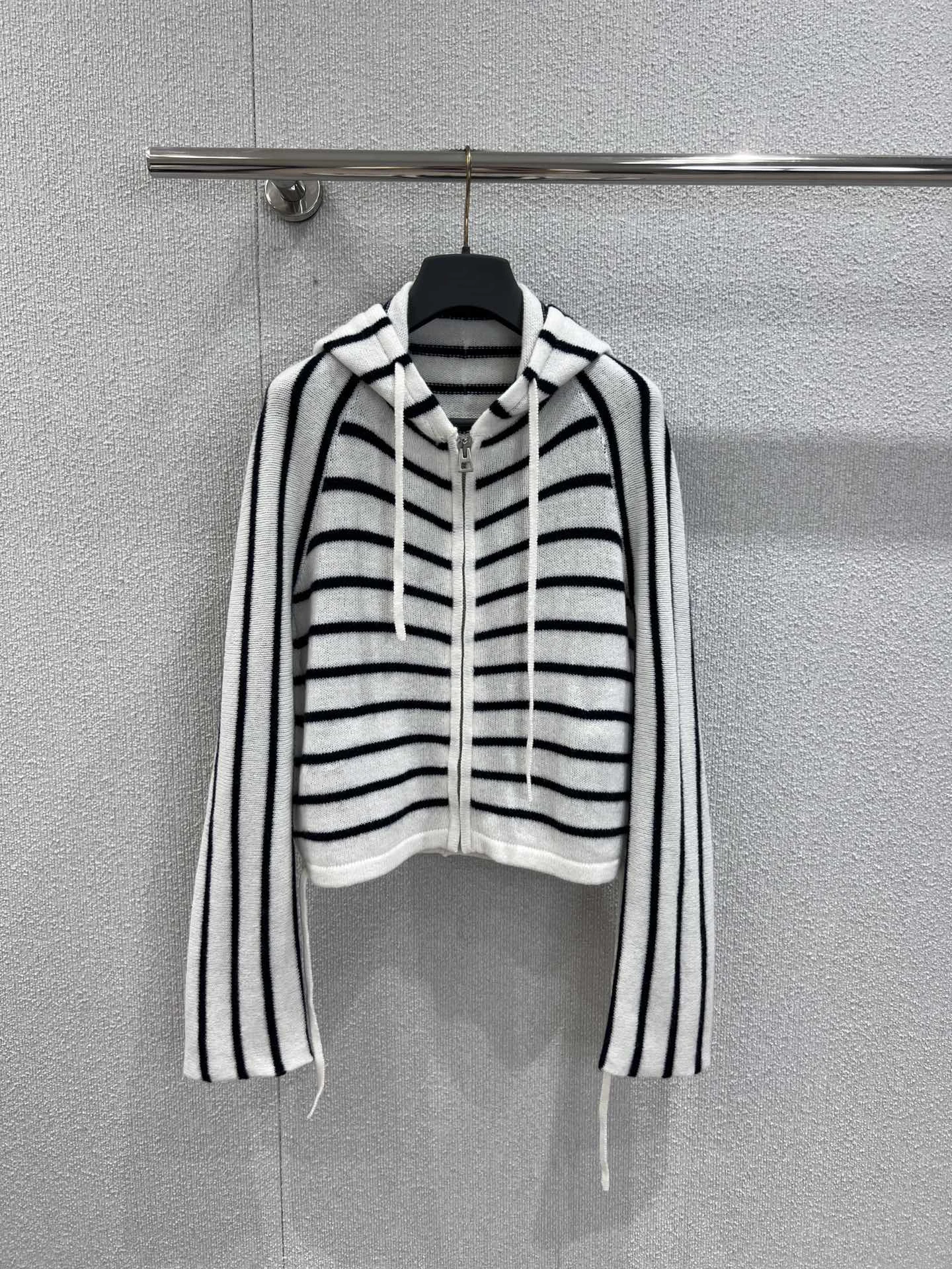 

Wool hooded cardigan - slim-fit, cloud-soft, effortlessly pairs with any outfit. 2025 summer women's new hot