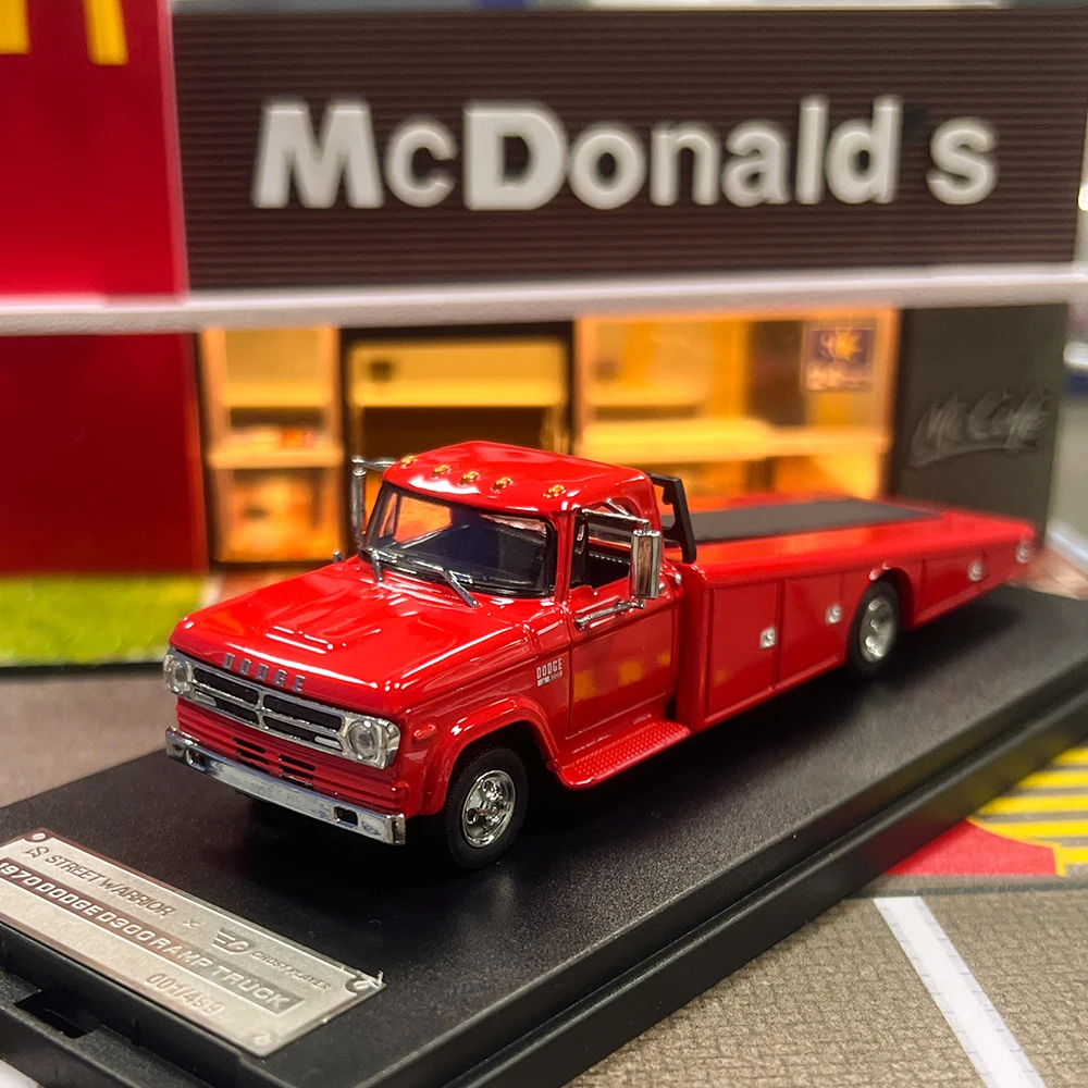 

Street Weapon 1/64 For Dodge D300 Ramp Truck 1970 Red Diecast Car Model Toy Collect