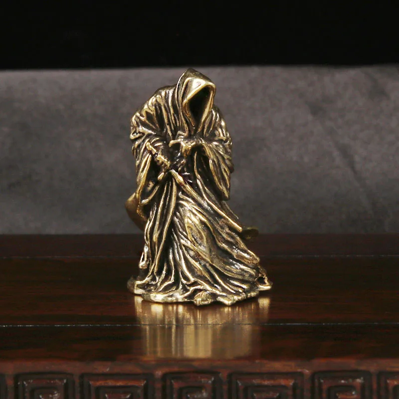 Vintage Dark Style Brass Reaper Statue Black Cloak Assassin Figure Creative Desktop Decoration Antique Copper Art Craft Ornament