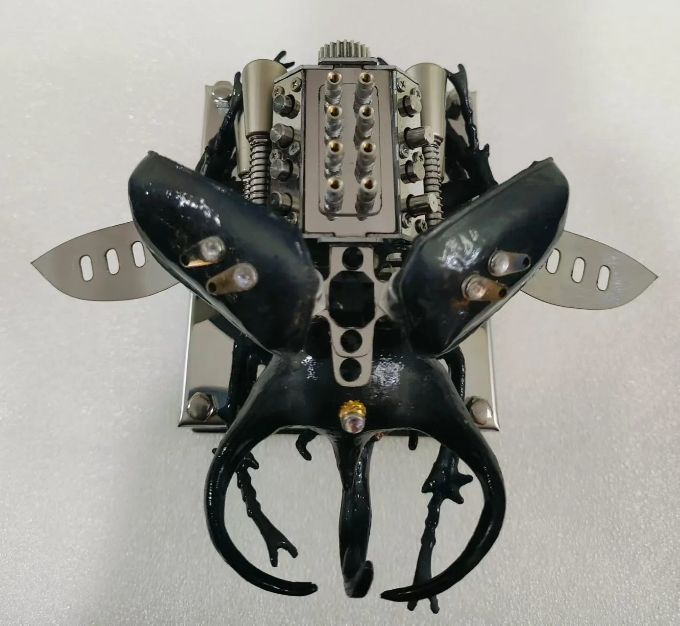 

Механический жук V8 doomsday Sens, механическая игрушка, бионическая модель, компьютерные украшения, игрушки, подарки для друзей