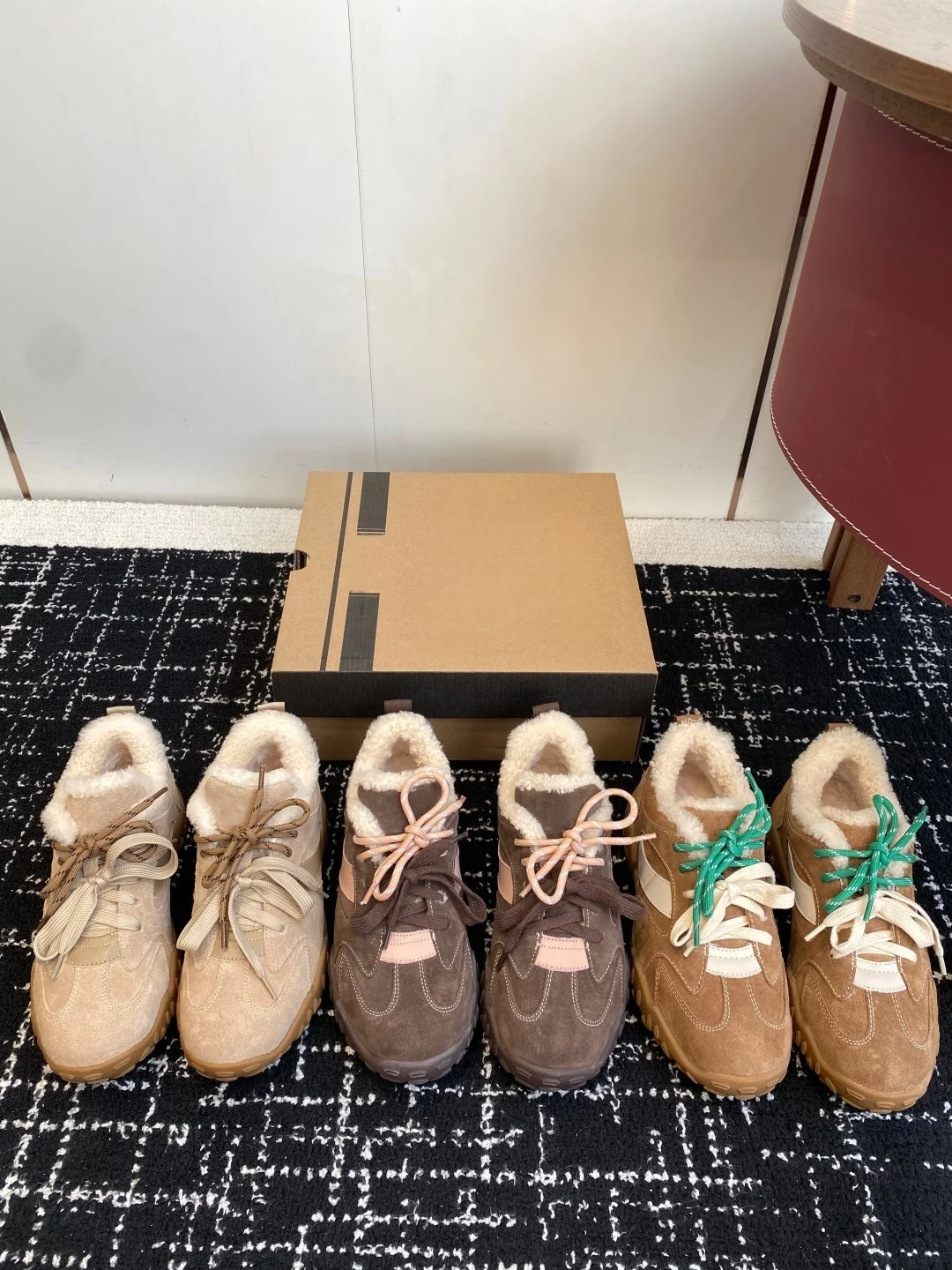 

2025 Winter Wool Integrated Fleece-Lined Snow Boots for Women, Thick-Soled, Warm, Fashionable, Versatile German Training Shoes