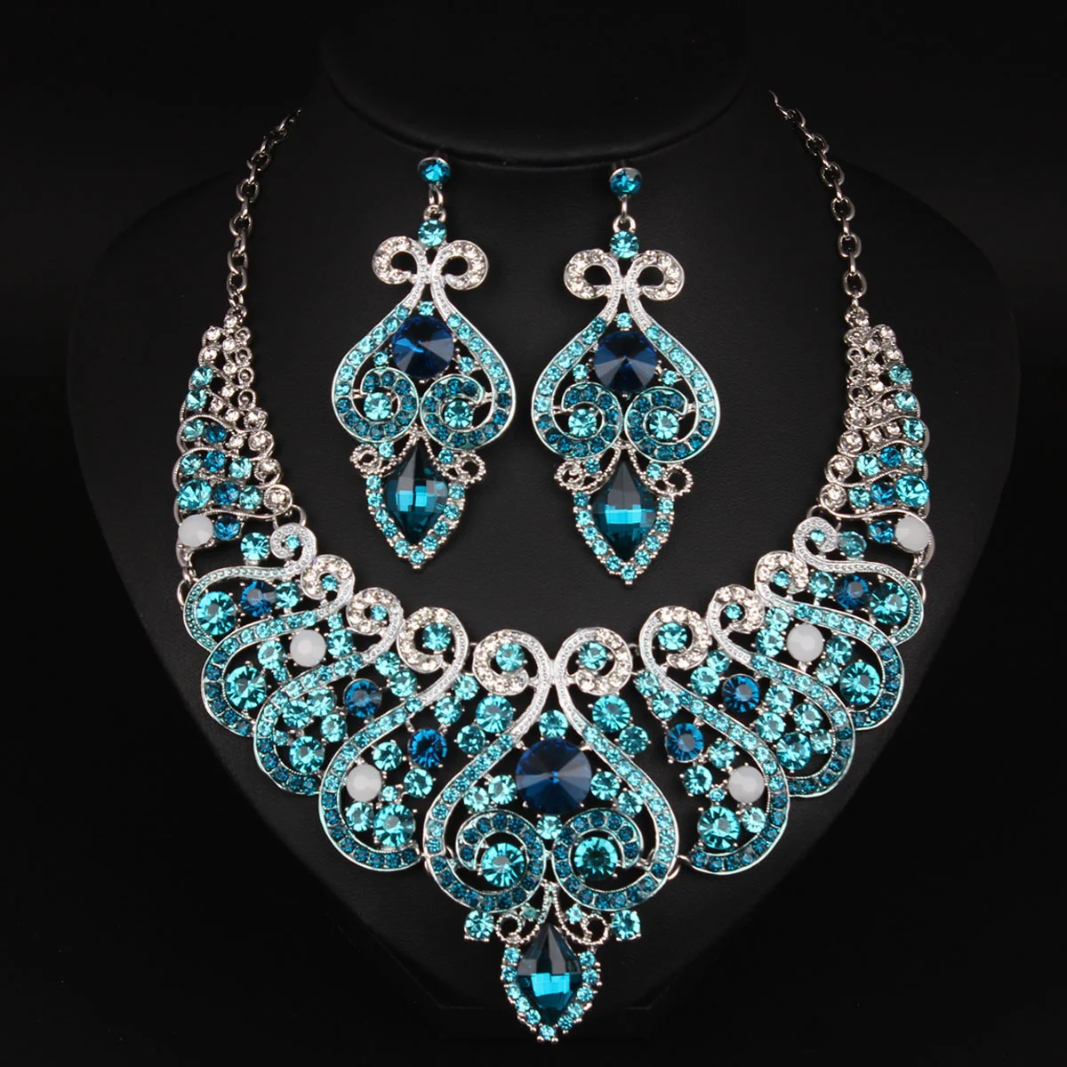 

High-quality full-diamond collar necklace and earrings set - formal evening gown bridal accessory for women