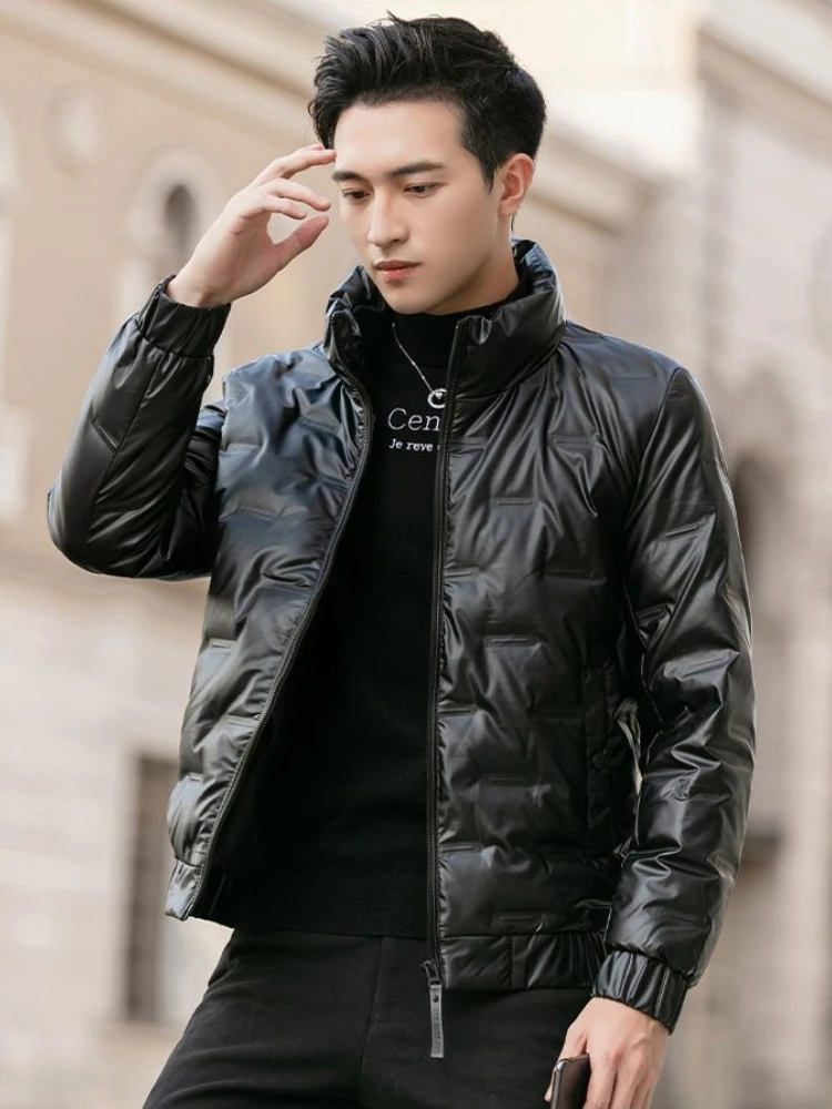 เสื้อแจ็คเก็ตผ้าฝ้ายบุขนเป็ดแบบสั้นสำหรับผู้ชาย คอลเลคชั่นใหม่ ฤดูใบไม้ร่วง-ฤดูหนาว ปี 2025 หนา น้ำหนักเบา คอตั้ง อุ่นสบาย