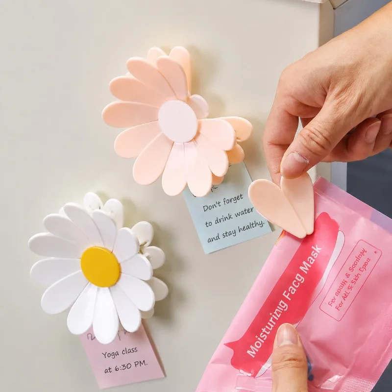 3D Daisy Flower Bag Clips Magnetic Refrigerator Sealer Food Clip Creative Seal for Snack Storage, PS Plastic