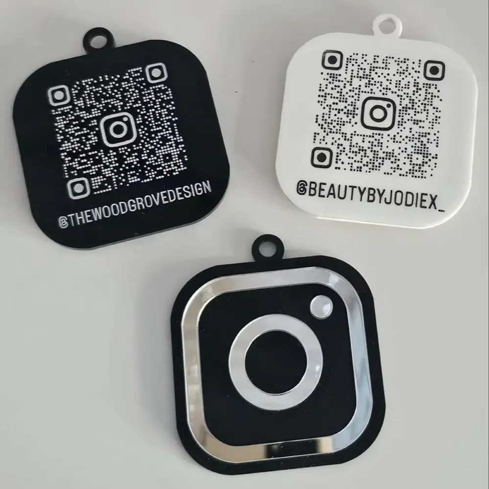 Custom QR Code Keyring Keychain Instagram Facebook Keychain with QR Code Keychain for Social Media