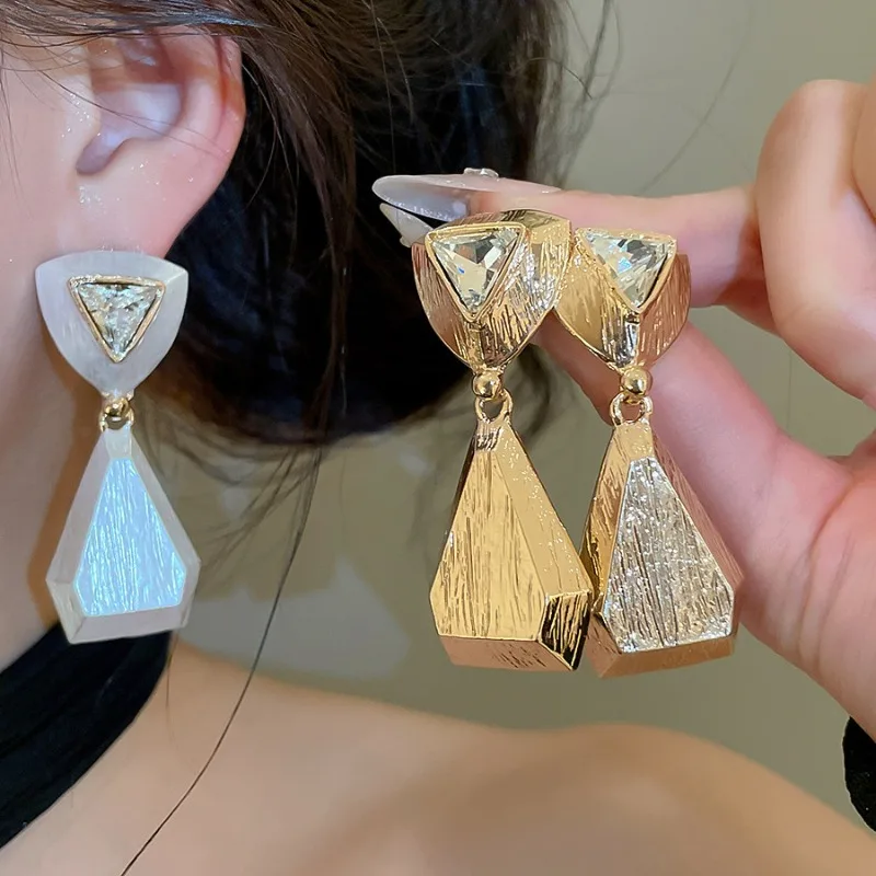 

Minar Personality Metallic Rhinestone Geometrical Triangle Rhombus Long Dangle Earrings for Women Femme Gold Silver Plated Alloy