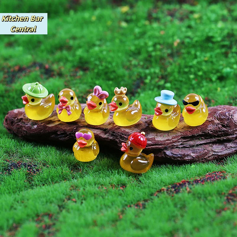 【8Pcs Luminous Mini Resin Yellow Duck Figurines Doll House Miniature Glow In The Dark Ducks DIY Aquarium Garden Decor】