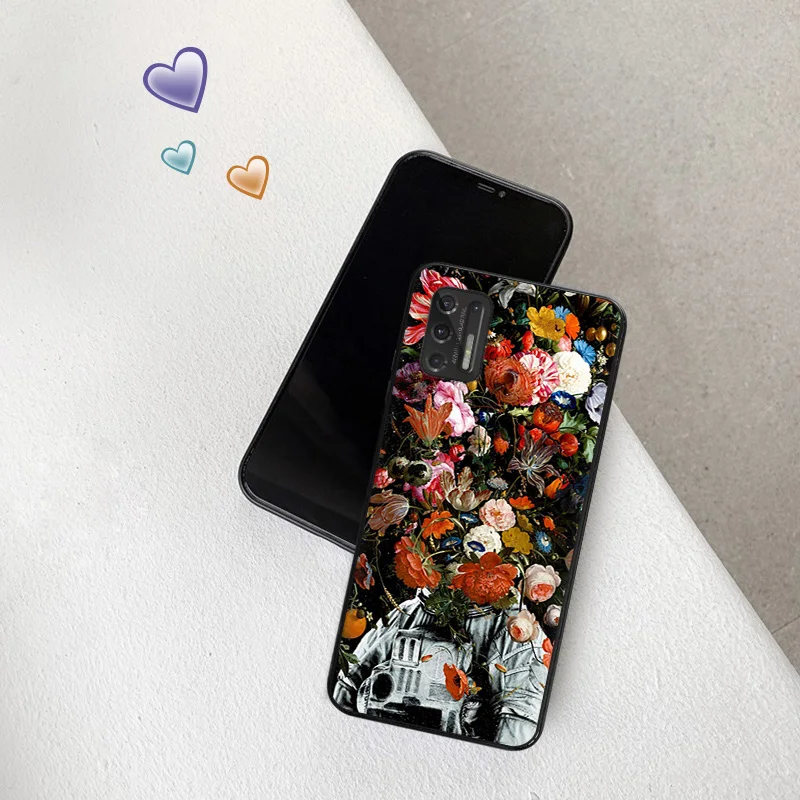 Soft Phone Cases For Moto G53 G73 G9 G50 G51 G60 G71 G22 G32 G52 G72 Edge40 20 30 Starry Fish Astronaut Moon Black Matte Cover