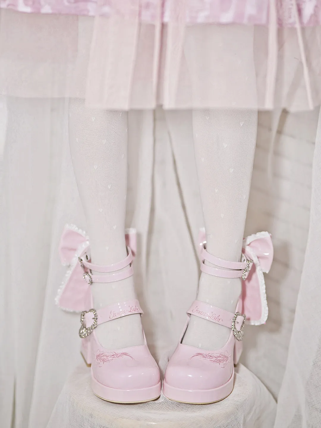 

Purple Swan Feather Lolita Platform Heels Heart Buckle Round Toe Shoes Ankle Strap Sweet Lolita Pumps