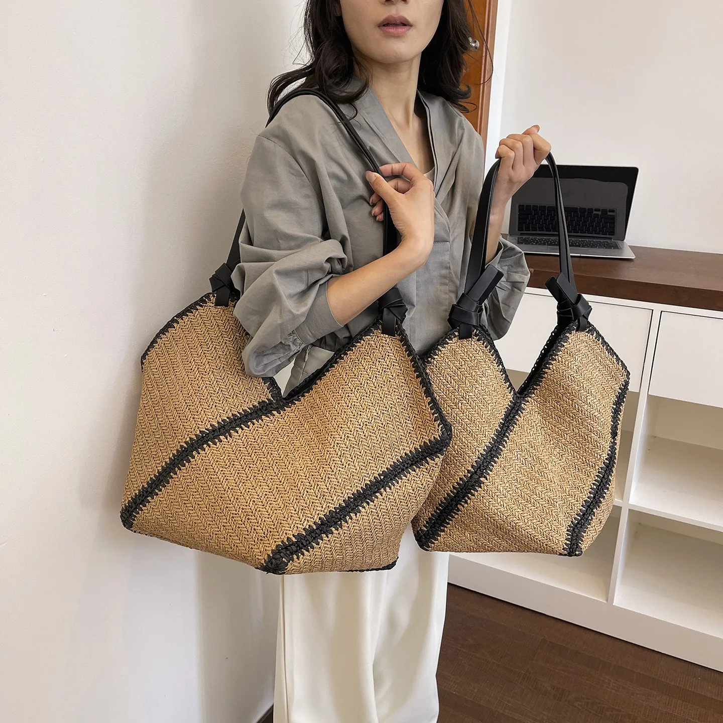 nuova-borsa-a-tracolla-casual-in-paglia-intrecciata-a-righe-borsa-da-spiaggia-per-vacanze-borsa-tote-in-tela-elementi-di-moda-estate-2026