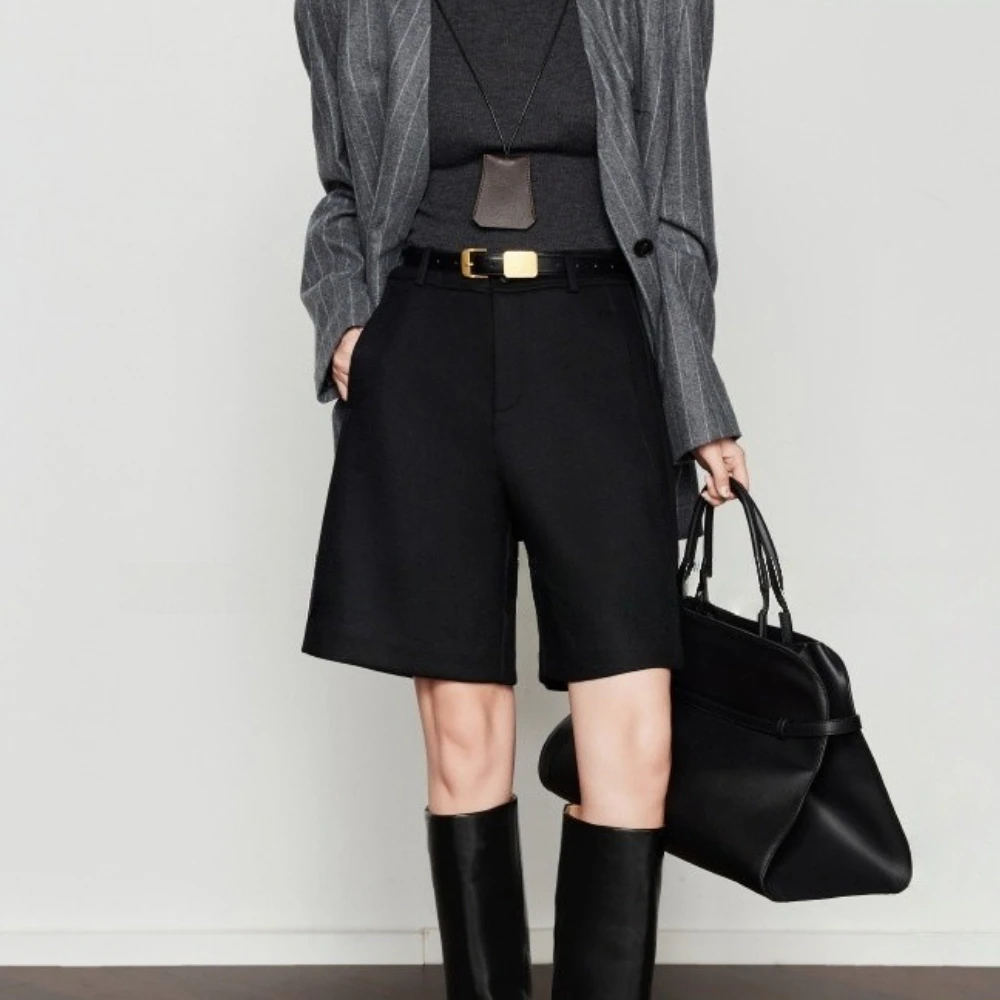 กางเกงขายาวทรงหลวมสีดำแต่งกระเป๋าสไตล์มินิมอล เอวสูง สำหรับผู้หญิง แบรนด์ TWOTWINSTYLE รุ่นใหม่ล่าสุดสำหรับฤดูร้อน