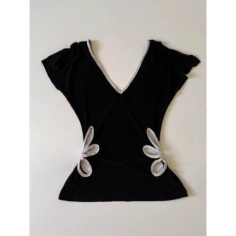 

Deeptown Vintage Hollow Out Tees Women Black V Neck Casual Grunge Backless T-Shirts Female Summer Patchwork Crop Top Aesthetic