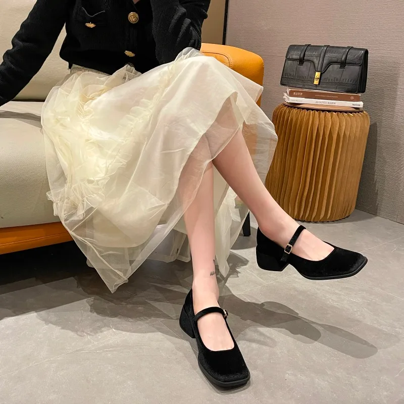 2024 Spring Women\'s Luxury Party Shoes Medium Heel Retro Square Toe Velvet Mary Jane Shoes Flat Square Buckle Single Loafers